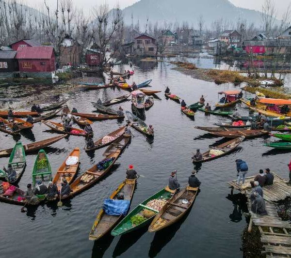 DAL LAKE TOUR