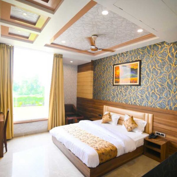 Best Hotel in Ayodhya: Hotel Trimurti - Image 4