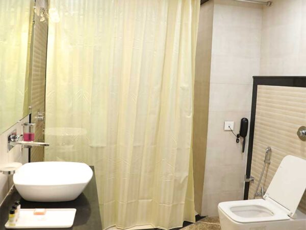 Best Hotel in Varanasi : Hotel Tridev - Image 8